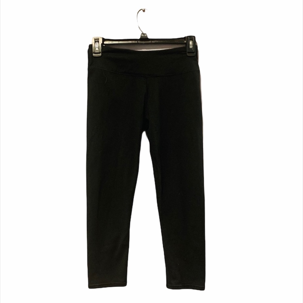 ⭐️ FABLETICS Black Crop Workout Pants - Picture 1 of 6